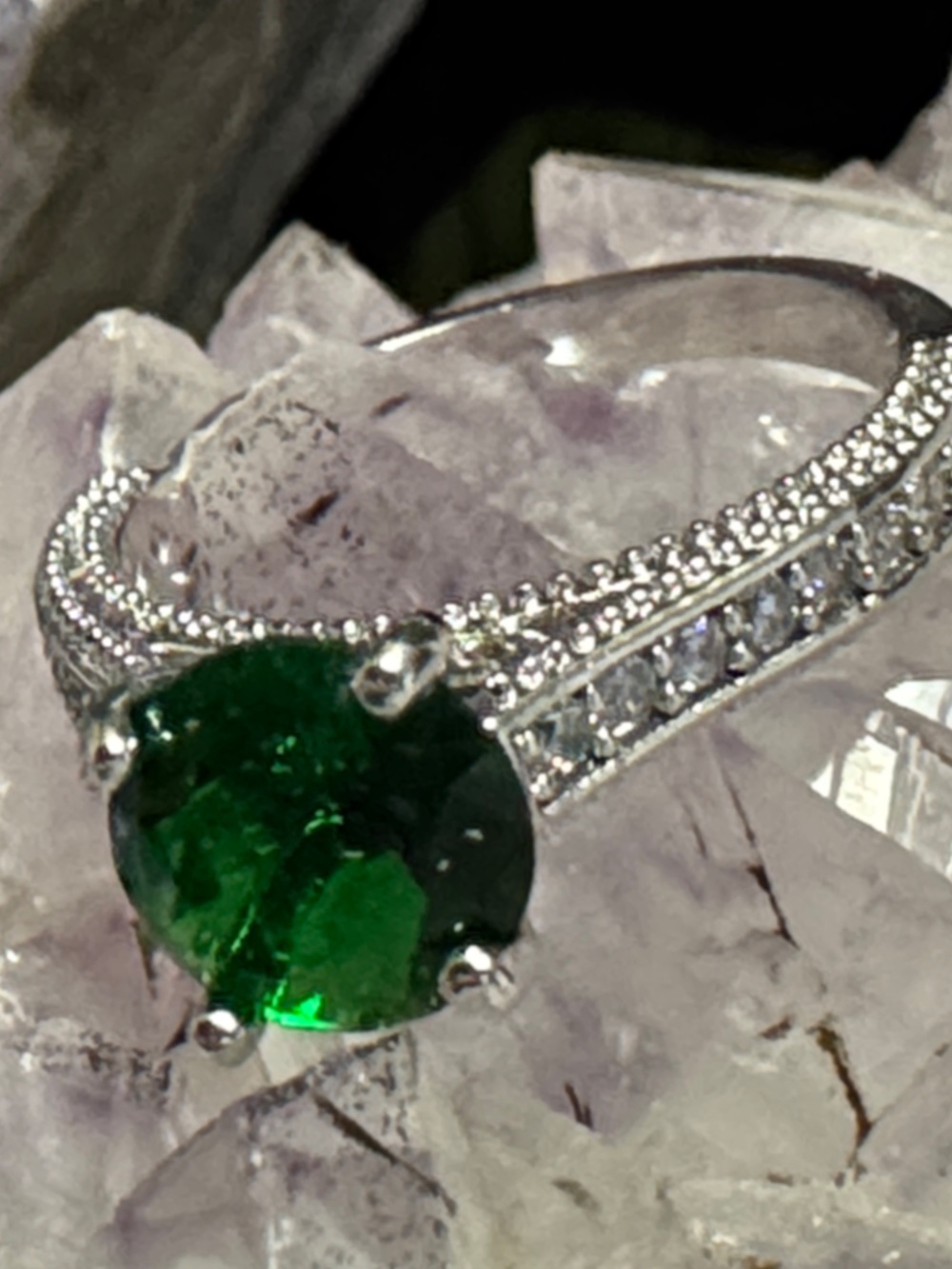 Emerald Green Round Solitaire Ring with Pavé Accents